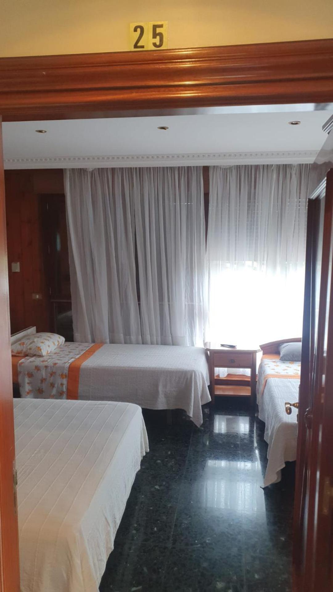 Pension ** Abaca Gijón Exterior foto